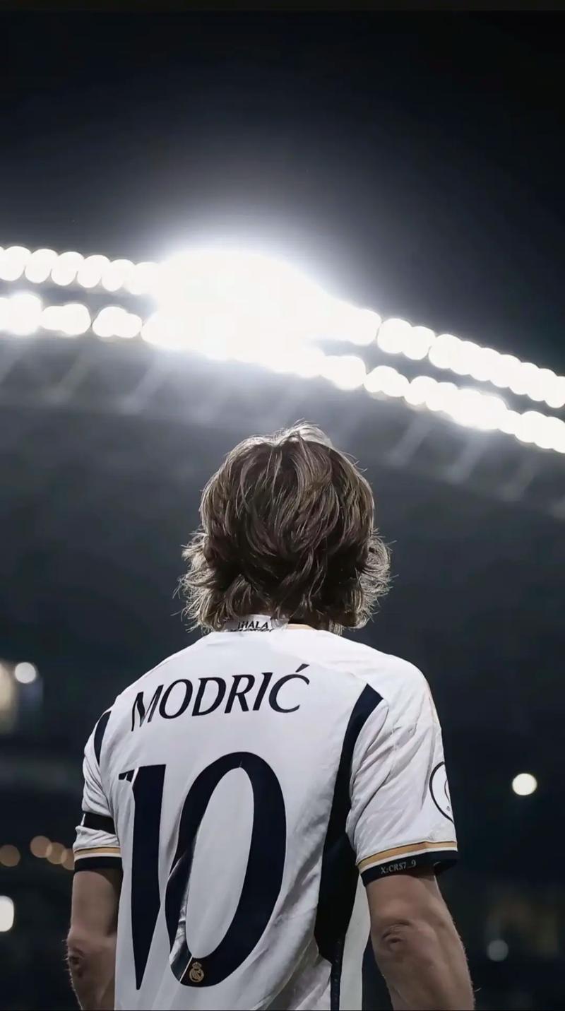 NBA常规赛：快船126-113逆转尼克斯，哈登、小卡双核闪耀，快船升至西部第六