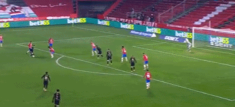 Shams：若雄鹿继续下滑 字母哥与球队间的交易讨论将会升级