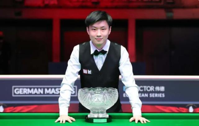 的表现如同 的表现如同